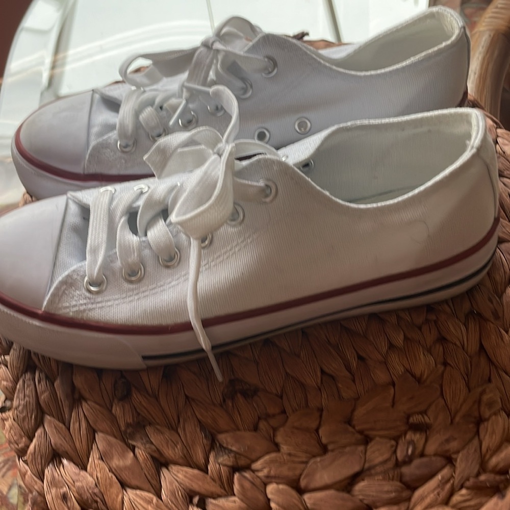 Womens Sneakers like new
